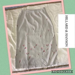 🍁 HILLARD & HANSON, Cream skirt with pink flowers